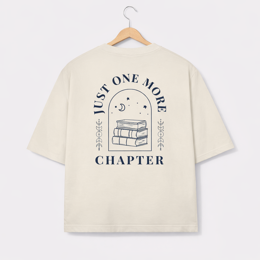 Oversize T-Shirt "Just one more chapter"